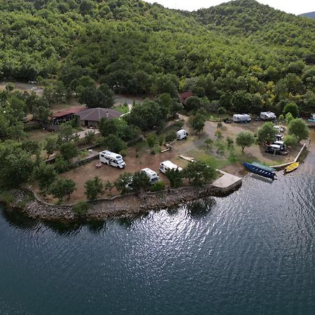 Agora Farmhouse Koman Zewnętrze zdjęcie