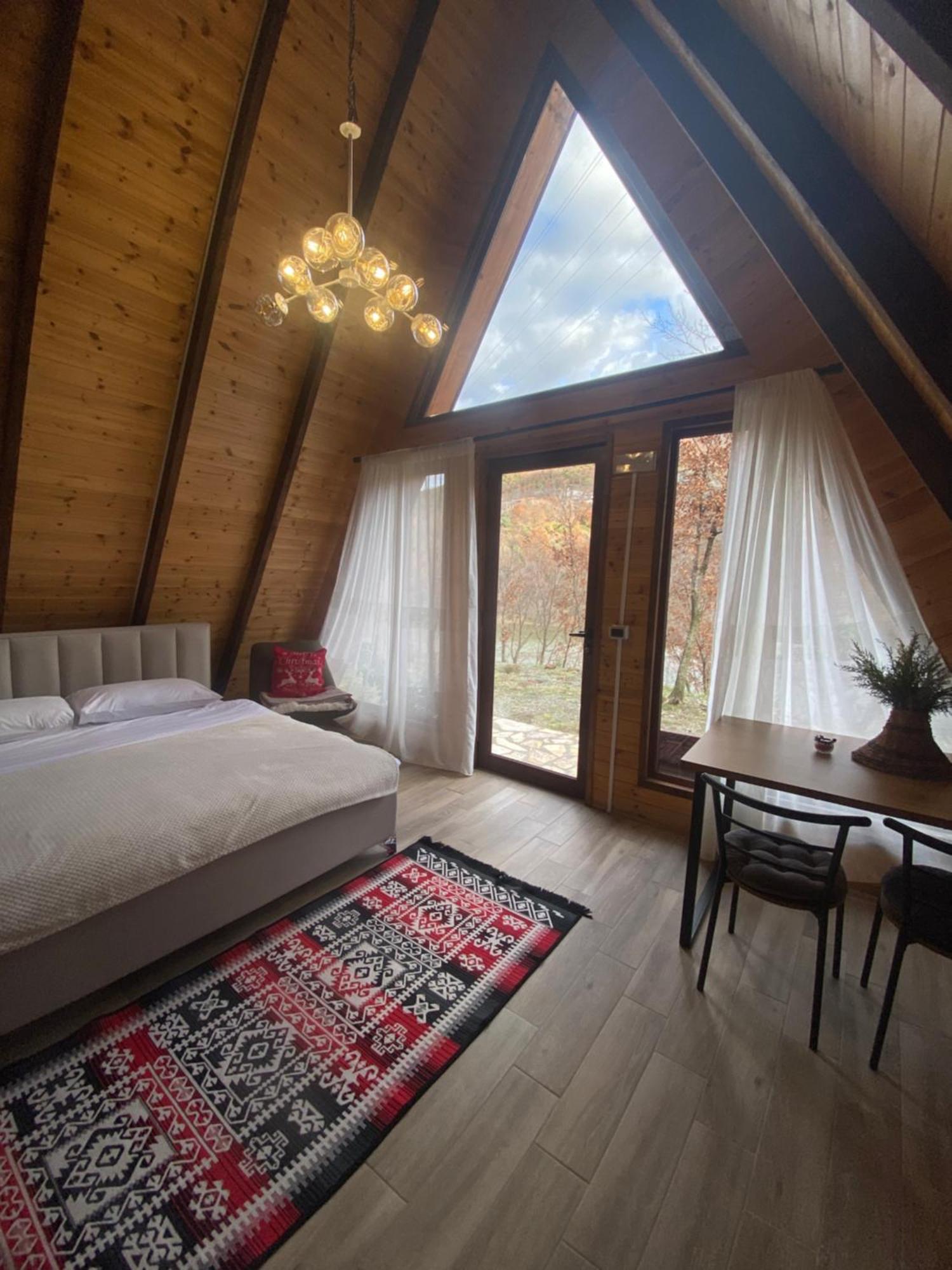 Agora Farmhouse Koman Zewnętrze zdjęcie