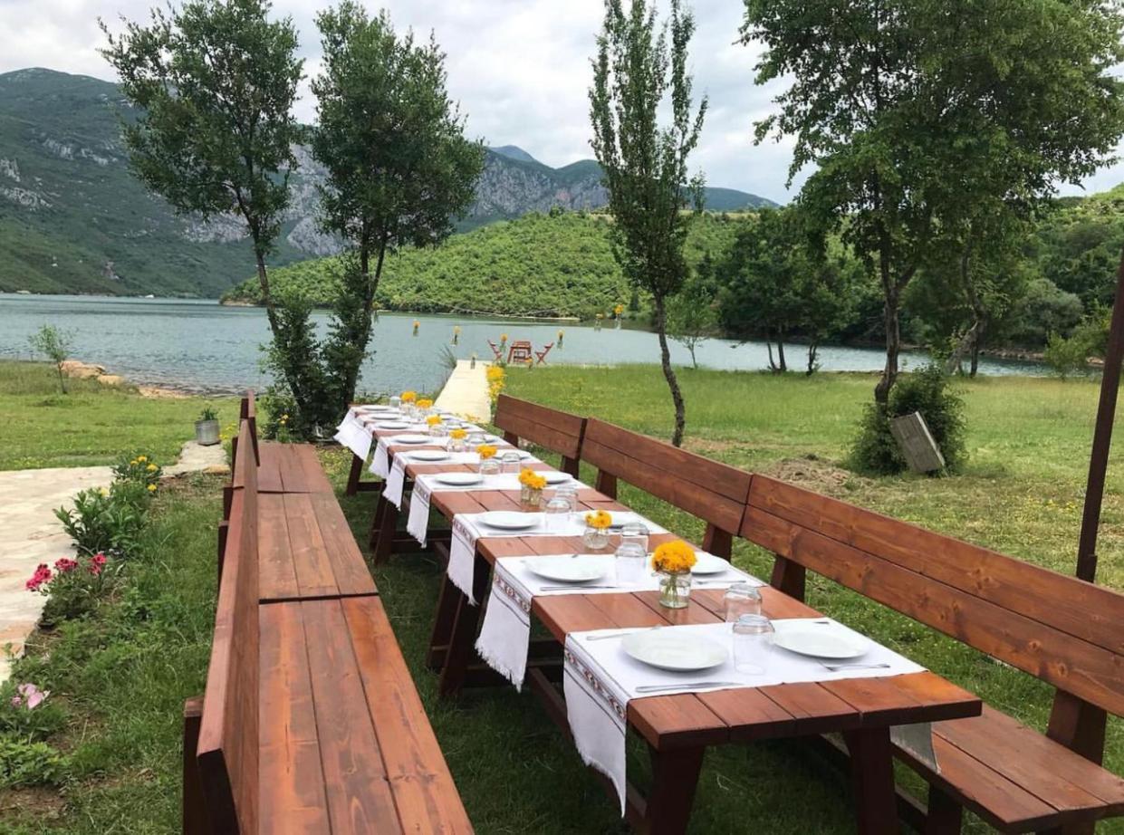 Agora Farmhouse Koman Zewnętrze zdjęcie