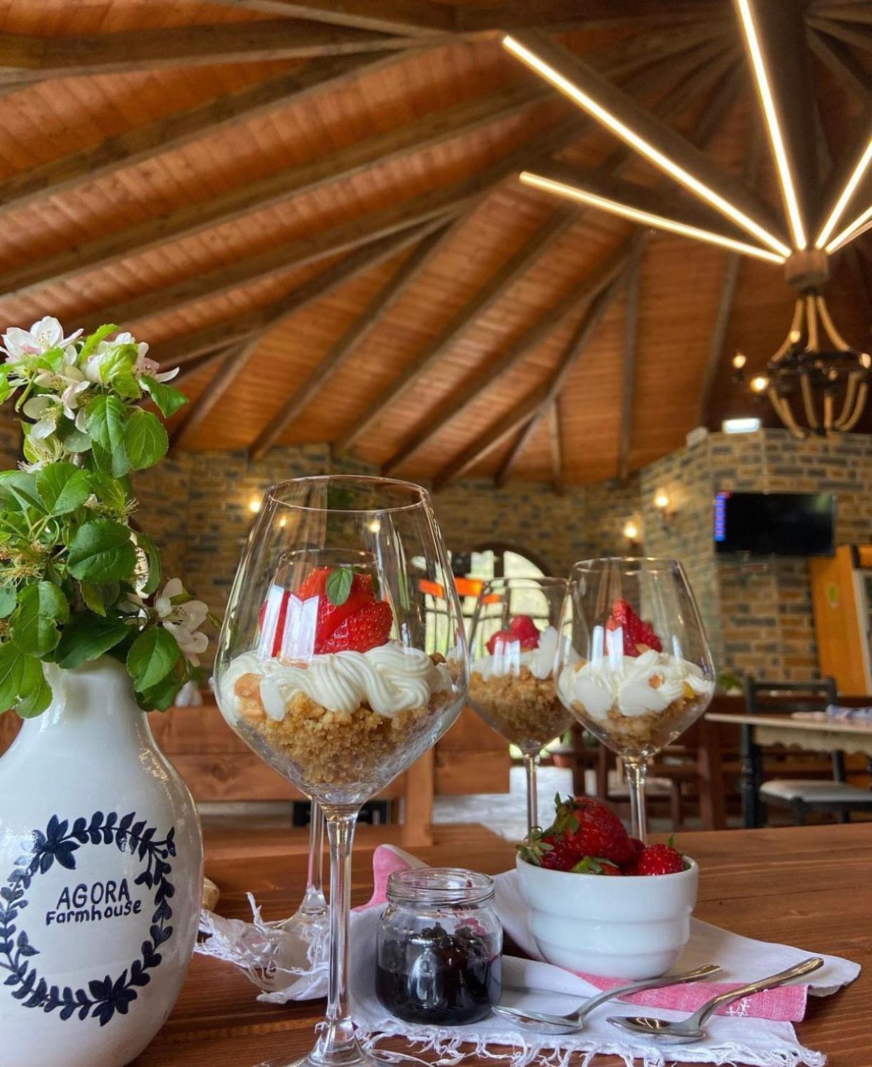 Agora Farmhouse Koman Zewnętrze zdjęcie