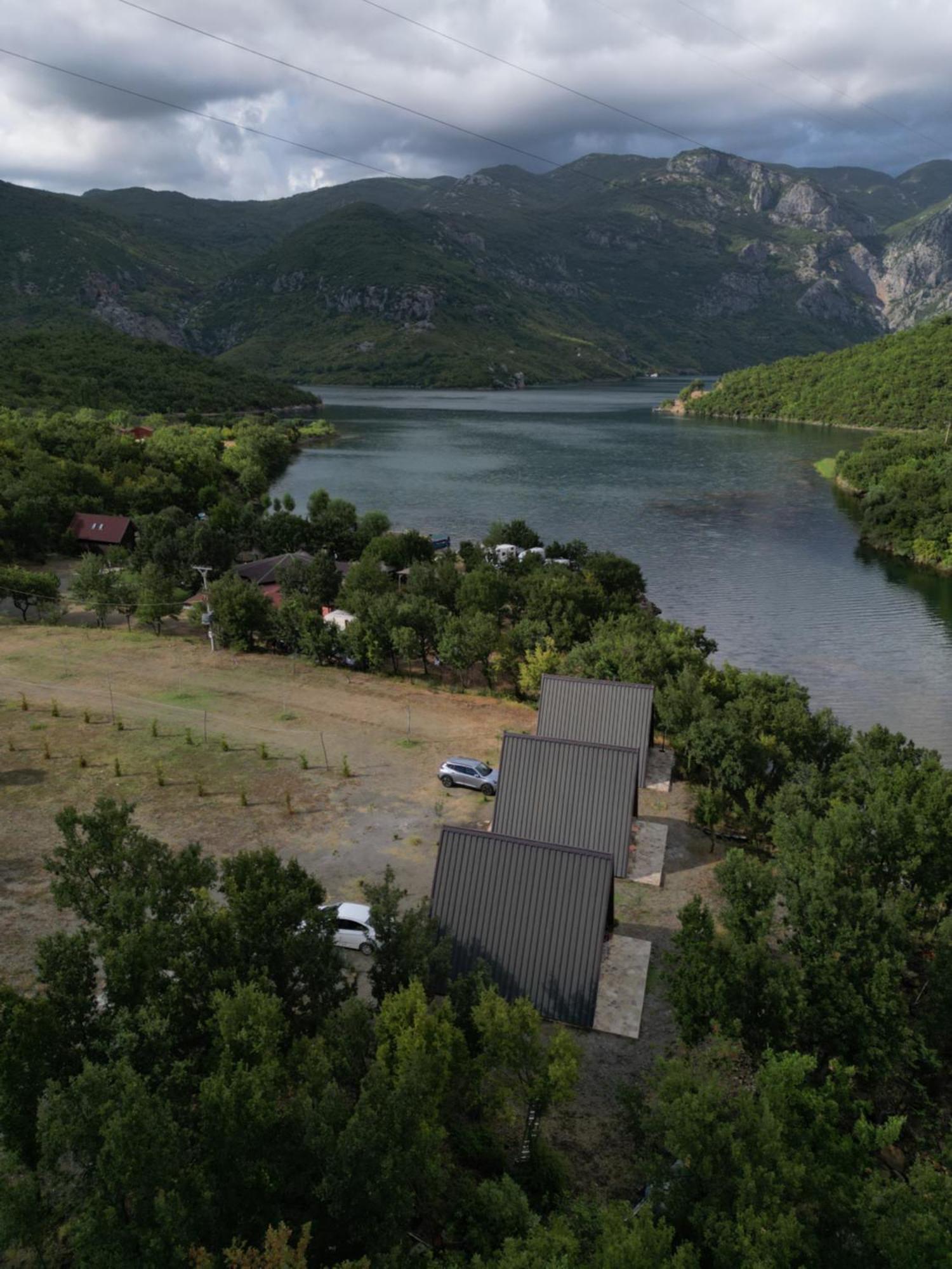 Agora Farmhouse Koman Zewnętrze zdjęcie