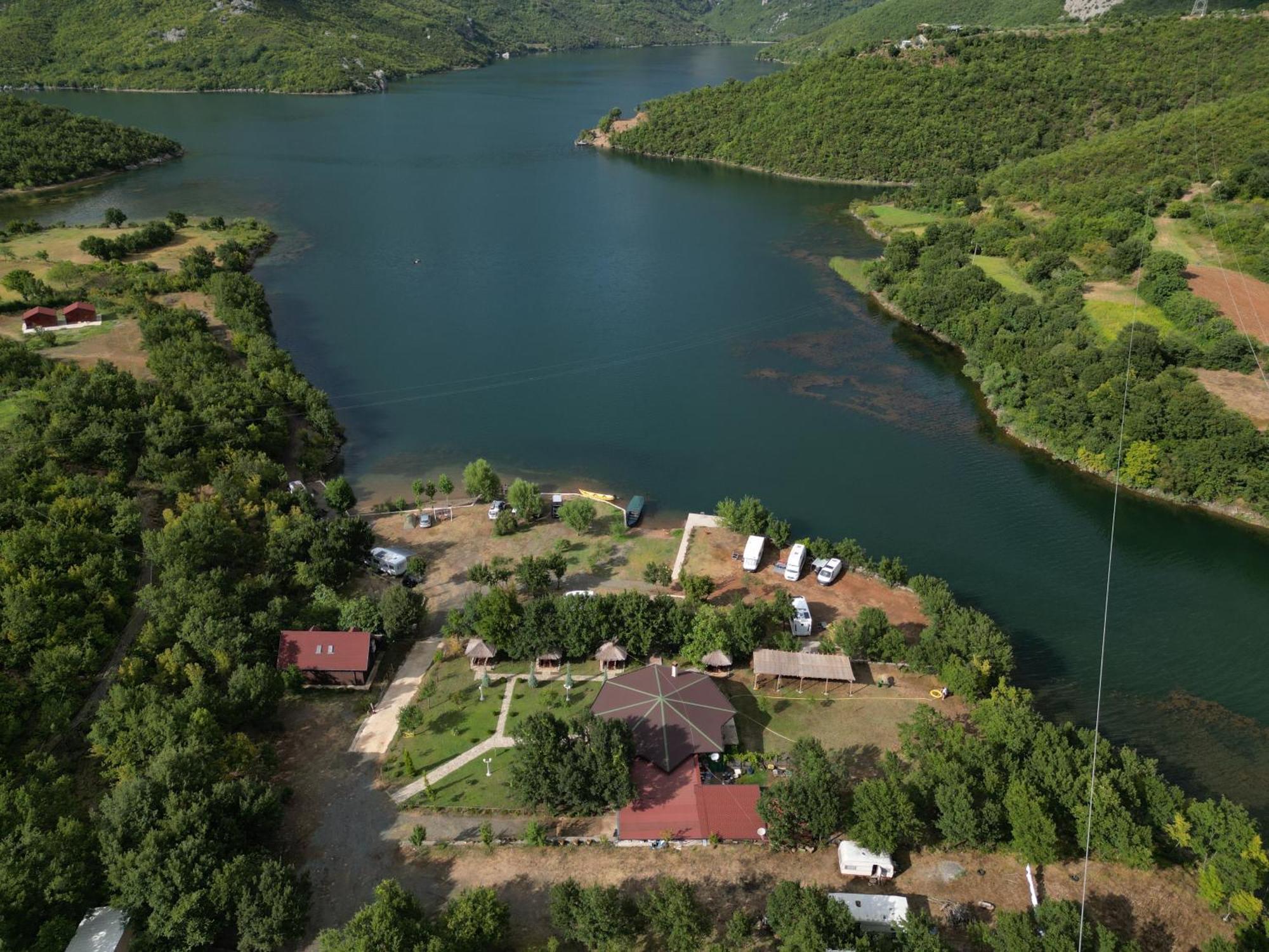 Agora Farmhouse Koman Zewnętrze zdjęcie